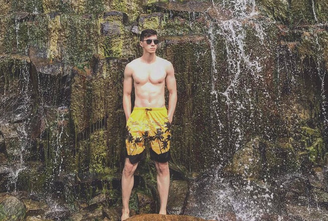 Bac si dien trai anh 11