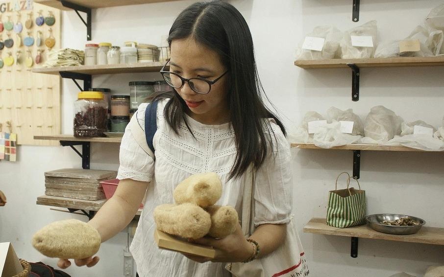 Soi tui xach cua gioi tre Viet theo duoi trao luu song xanh hinh anh