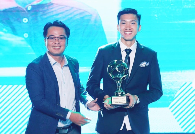 Cau thu dien vest anh 11