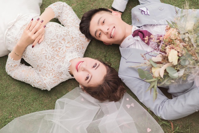 Cầu thủ chiều chuộng bạn gái ảnh 2 Cau thu chieu chuong ban gai anh 2