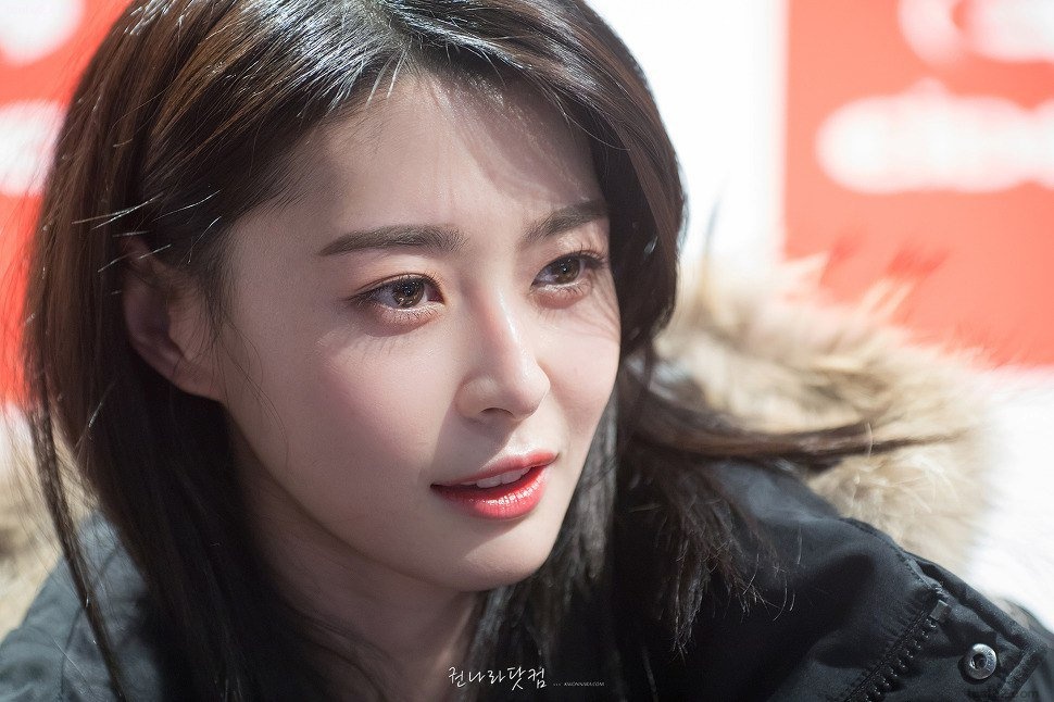 My nu hai mat dep lan at nu chinh o 'Tang lop Itaewon' hinh anh