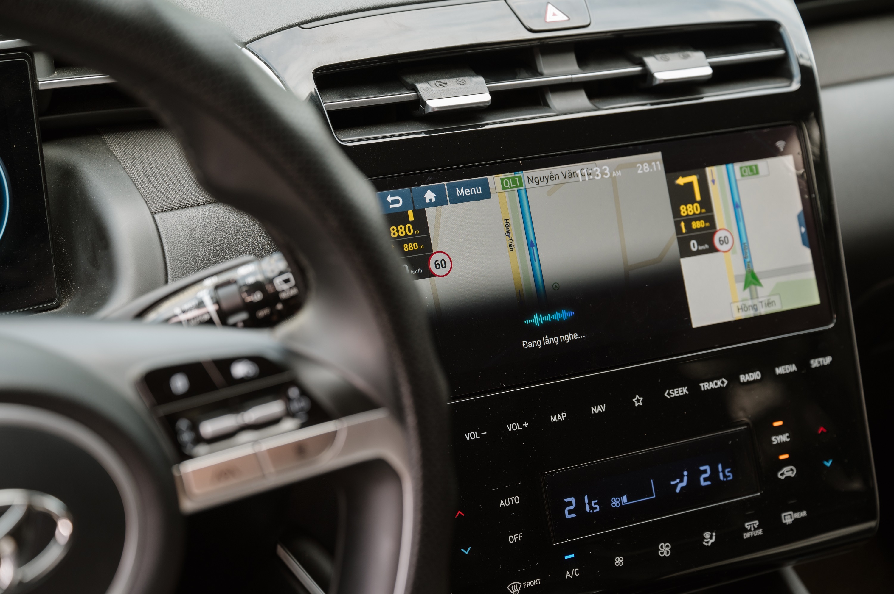 Tro ly giong noi tren oto, giai phap an toan khi lai xe hinh anh