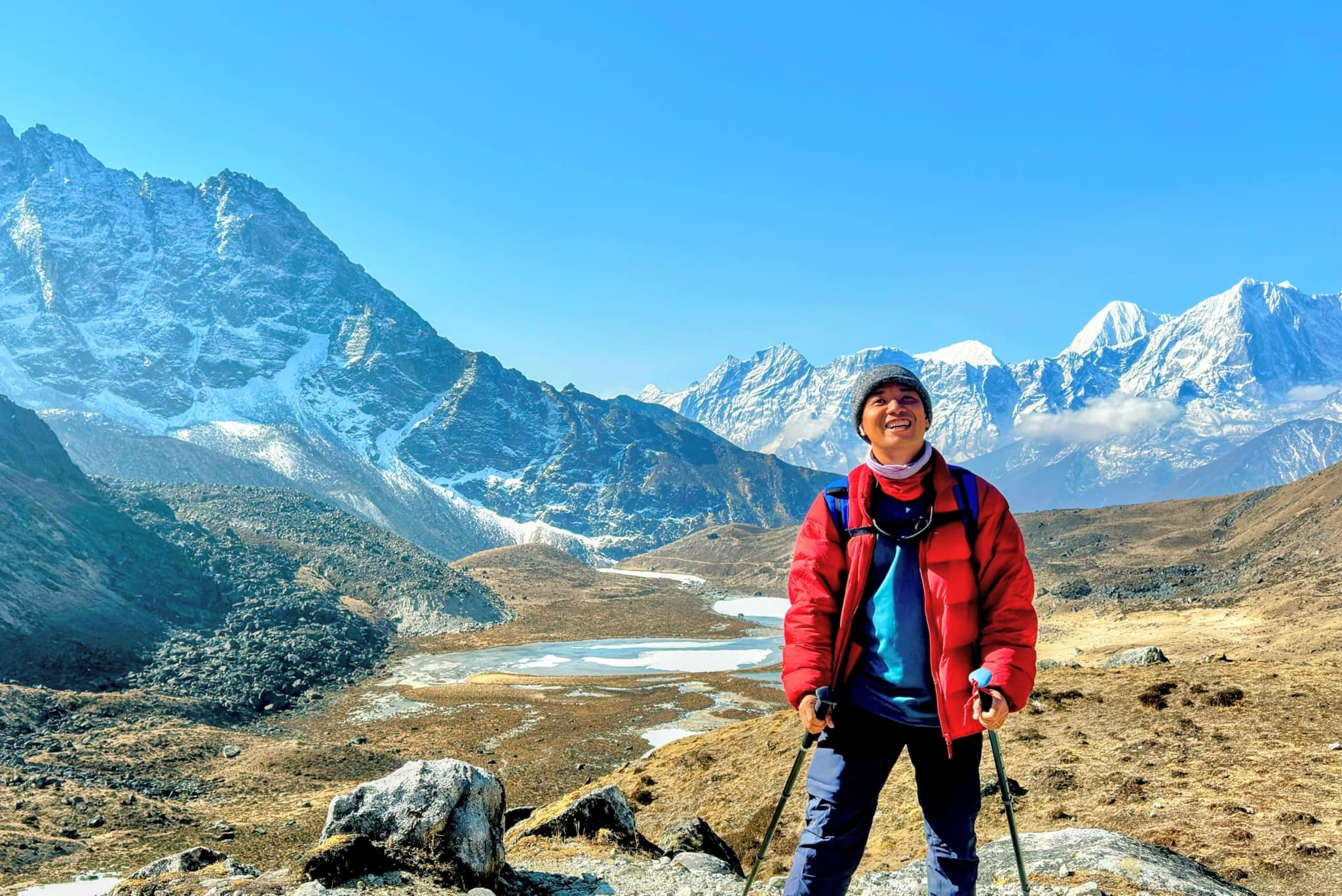 Ky su cong nghe o Zalo chinh phuc dinh Island Peak cao 6.189 m hinh anh