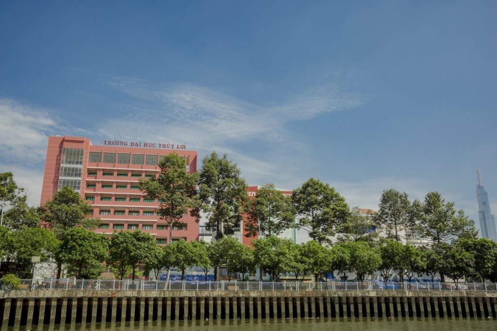 So hoa dich vu truong dai hoc: Sinh vien huong loi hinh anh