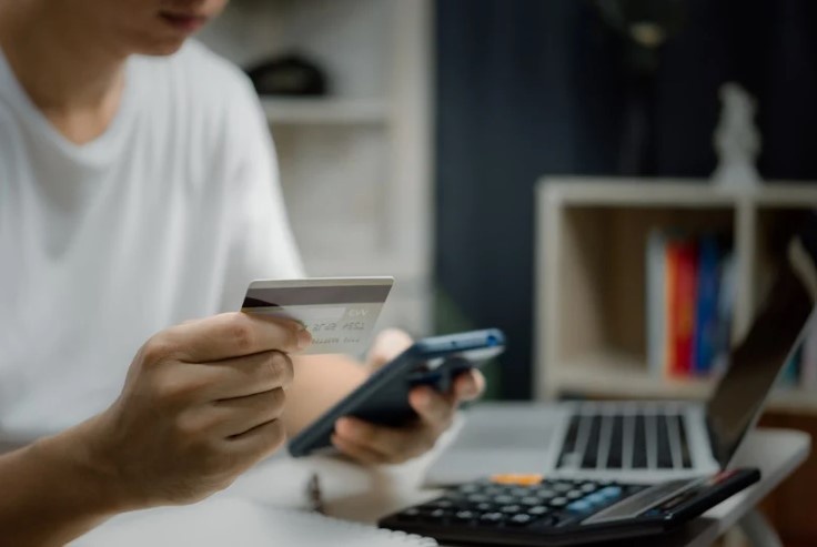 Noi lo chuyen tien nham cho nguoi la hinh anh