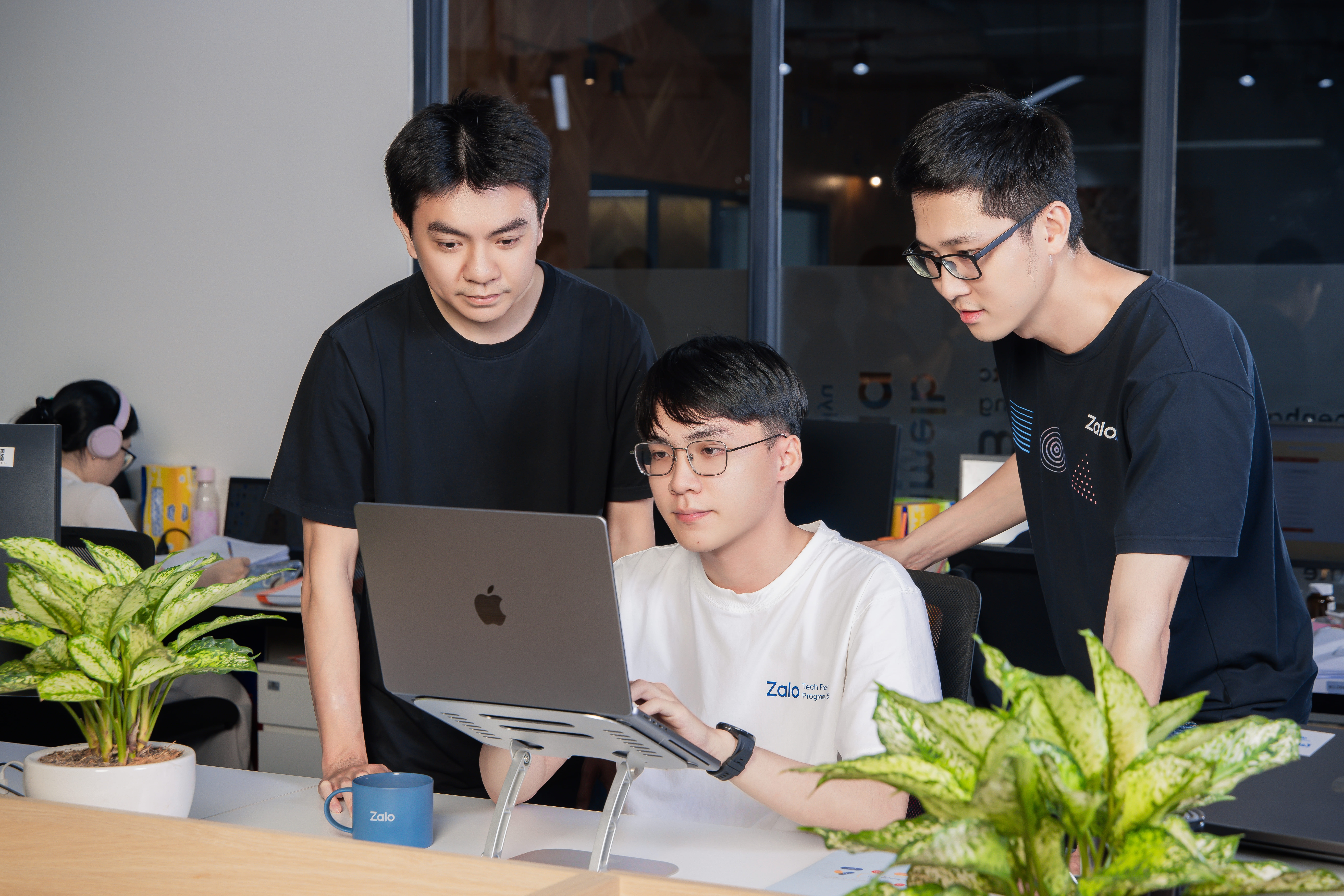 'Cuoc dua' nang luc cua gan 3.000 ky su cong nghe tre  hinh anh