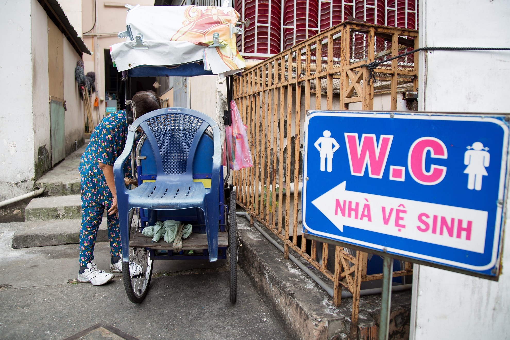 người phụ nữ ở vỉa hè Sài Gòn ảnh 5 nguoi phu nu o via he Sai Gon anh 5