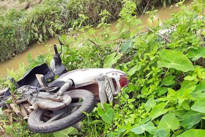 Hai thanh nien nghi trom cho bi nguoi dan vay danh o Ha Noi hinh anh