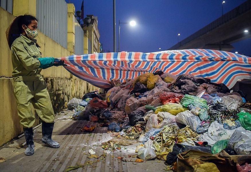 GS. Dang Hung Vo: Ha Noi qua cham tre trong viec xu ly rac thai hinh anh