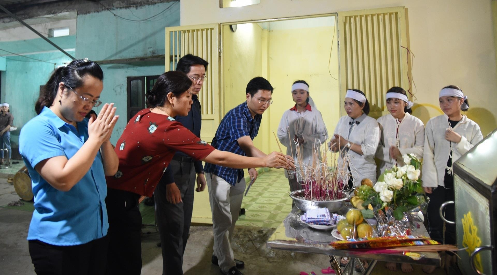 8 hoc sinh duoi nuoc o Hoa Binh anh 7