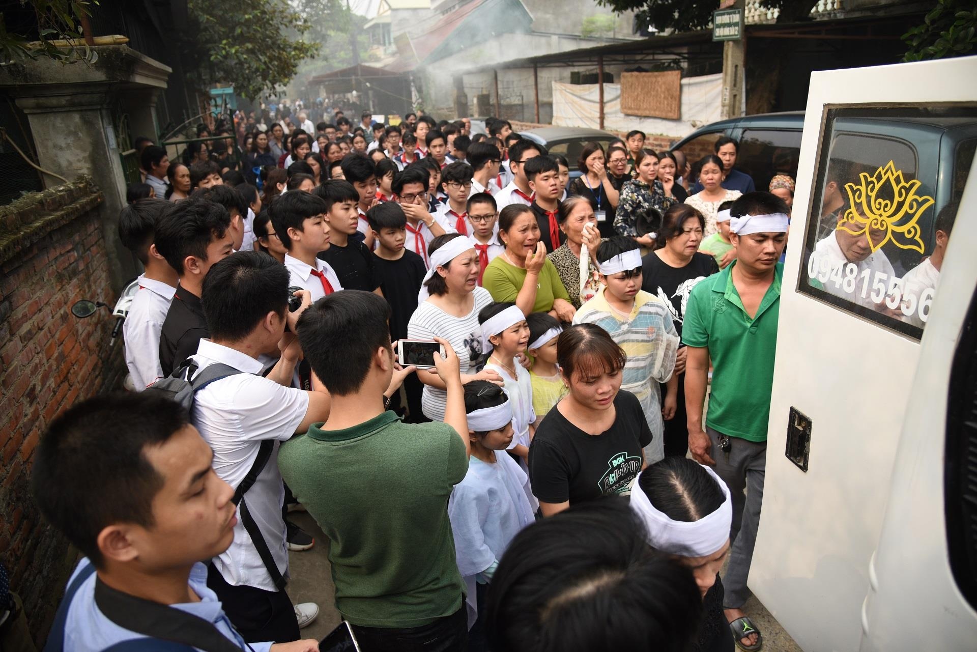 8 hoc sinh chet duoi o Hoa Binh anh 1