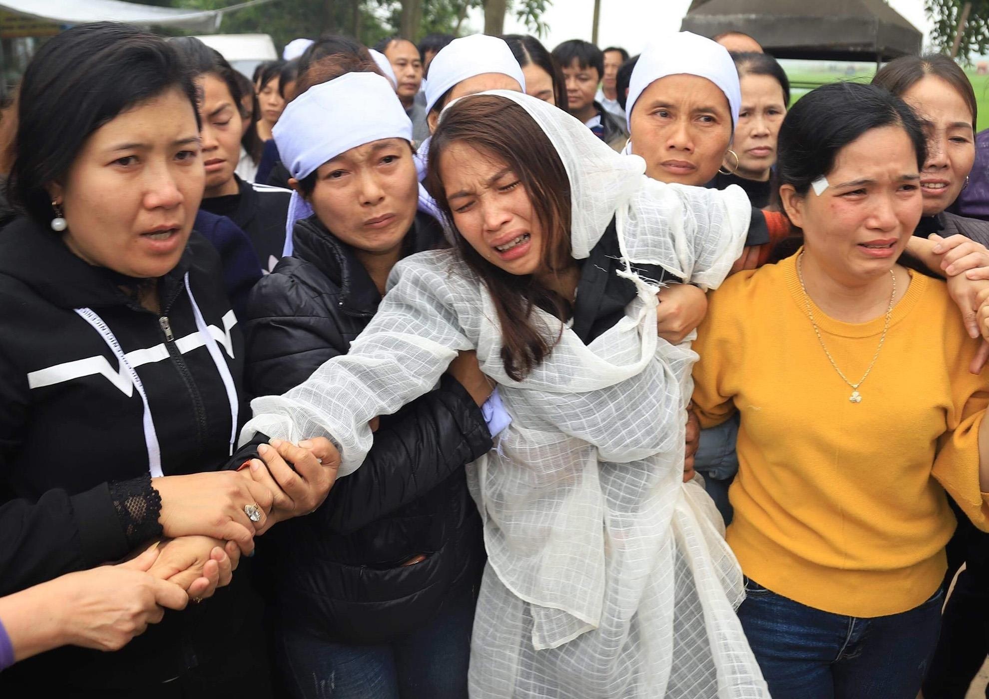 Buoi dua ma dinh menh tro thanh dam tang cua 8 nguoi cung dong toc hinh anh