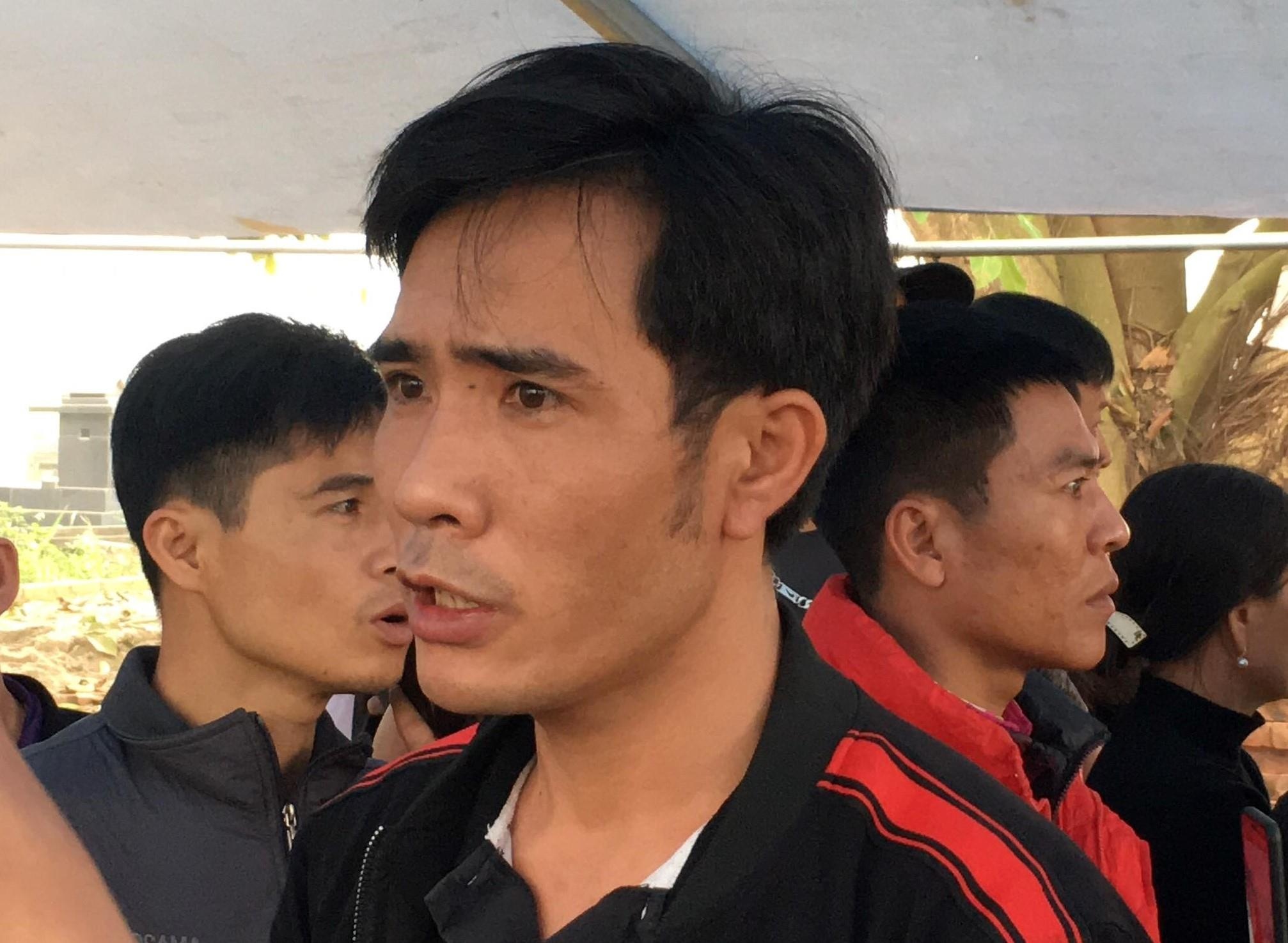 Nhan chung ke phut hoang loan khi xe khach tong doan dua tang hinh anh