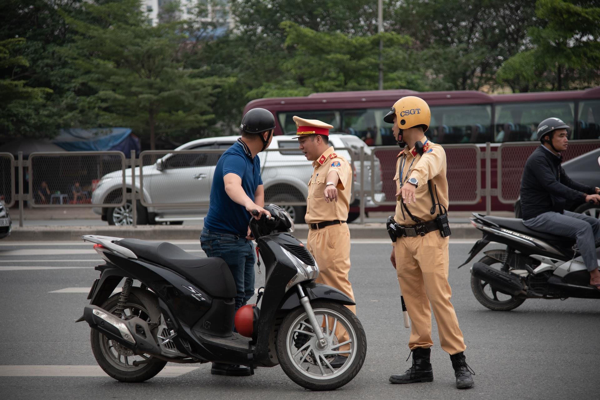vi pham tai duong cao toc tren cao anh 2