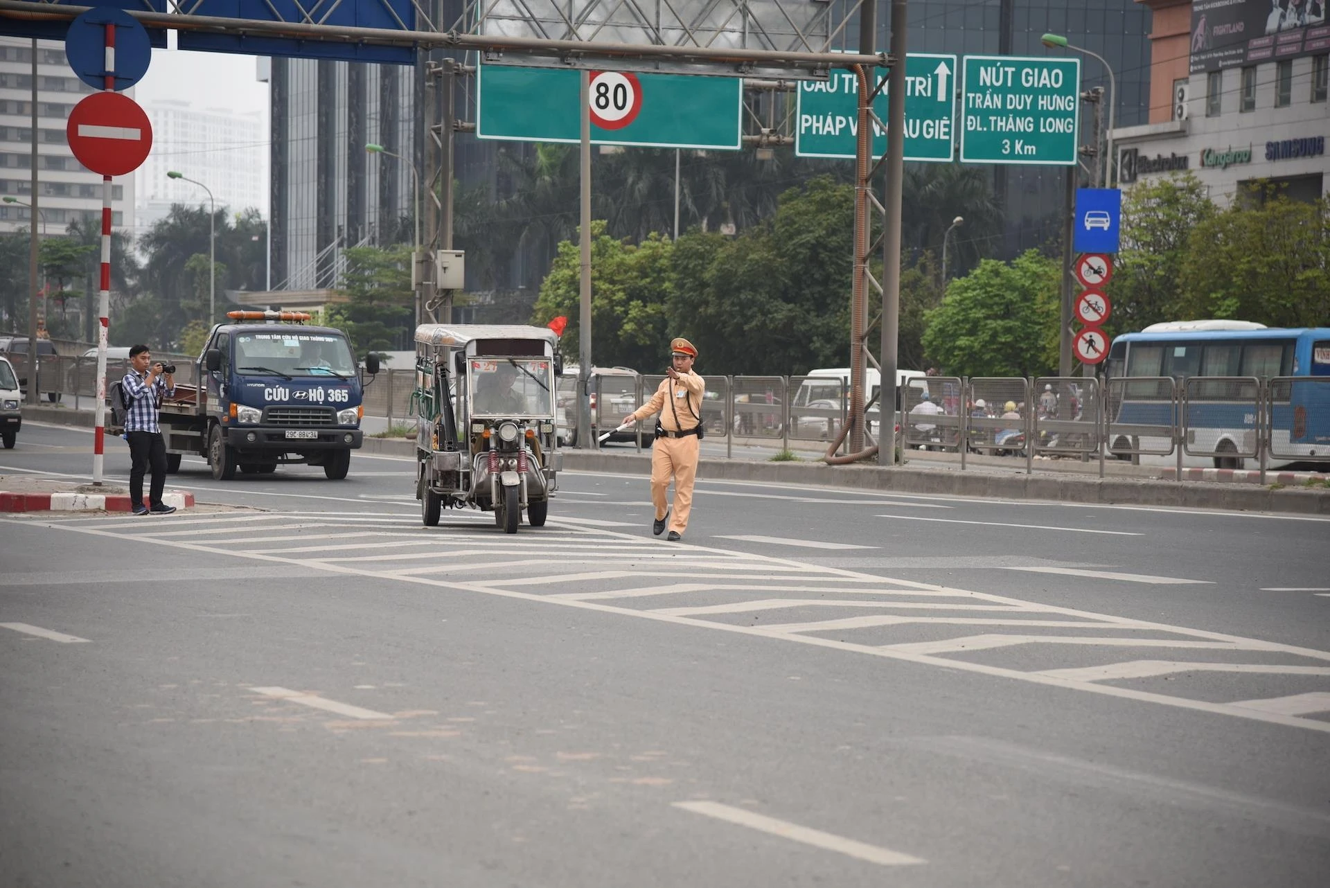 vi pham tai duong cao toc tren cao anh 10