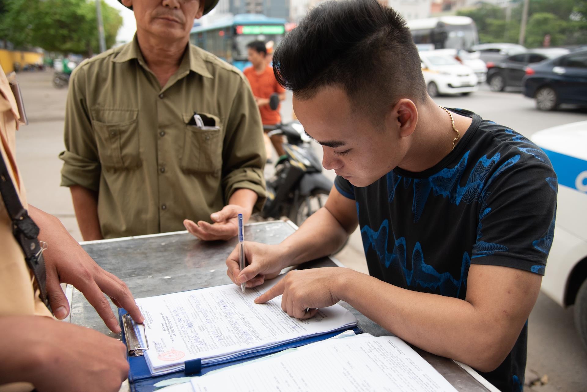 vi pham tai duong cao toc tren cao anh 7