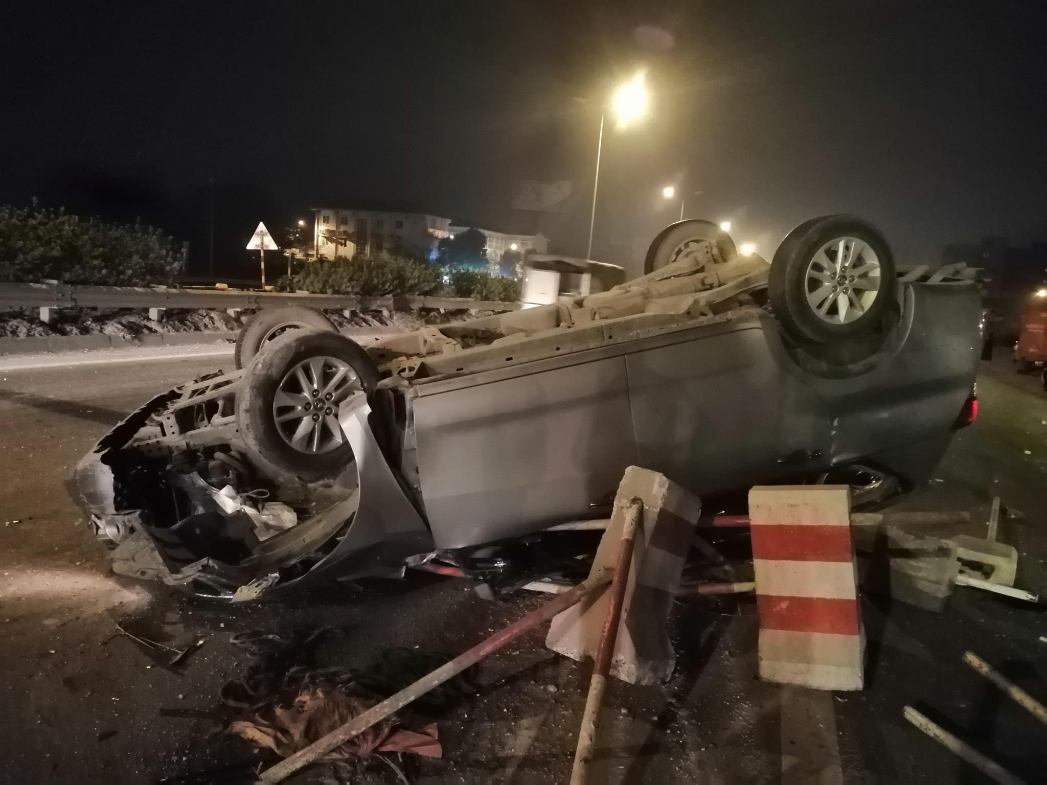 Nguy hiem rinh rap khi di chuyen tren cau Thanh Tri hinh anh