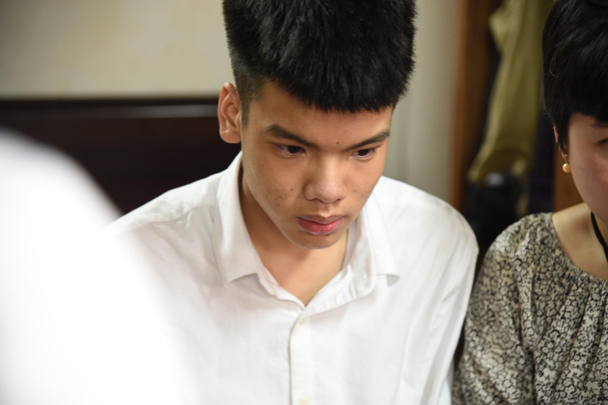 Con trai nu lao cong bi xe Hyundai tong chet: 'Em dau don va so hai' hinh anh