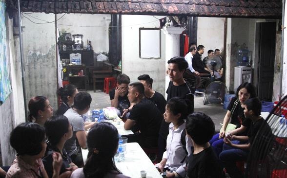 Am tinh nguoi trong can nha nu lao cong bi xe Hyundai tong tu vong hinh anh