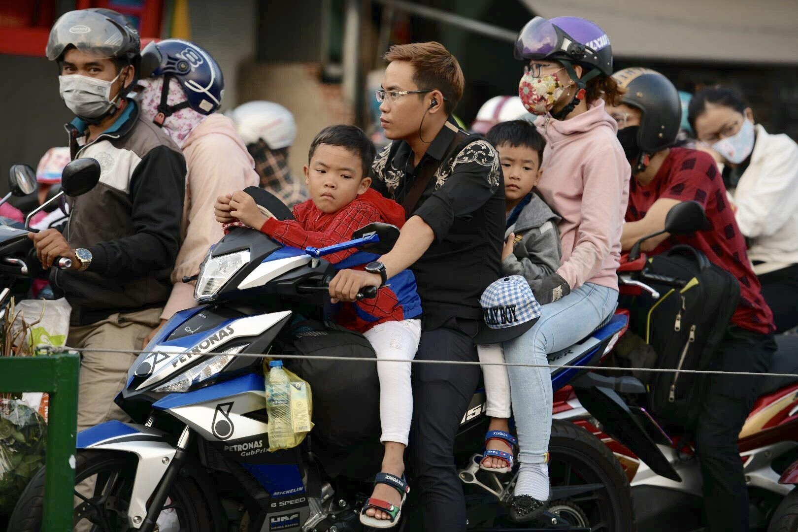 Ket xe pha Cat Lai Sai Gon anh 4