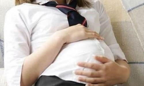 Cong an xac minh thong tin nam sinh lop 10 lam 4 ban nu mang thai hinh anh