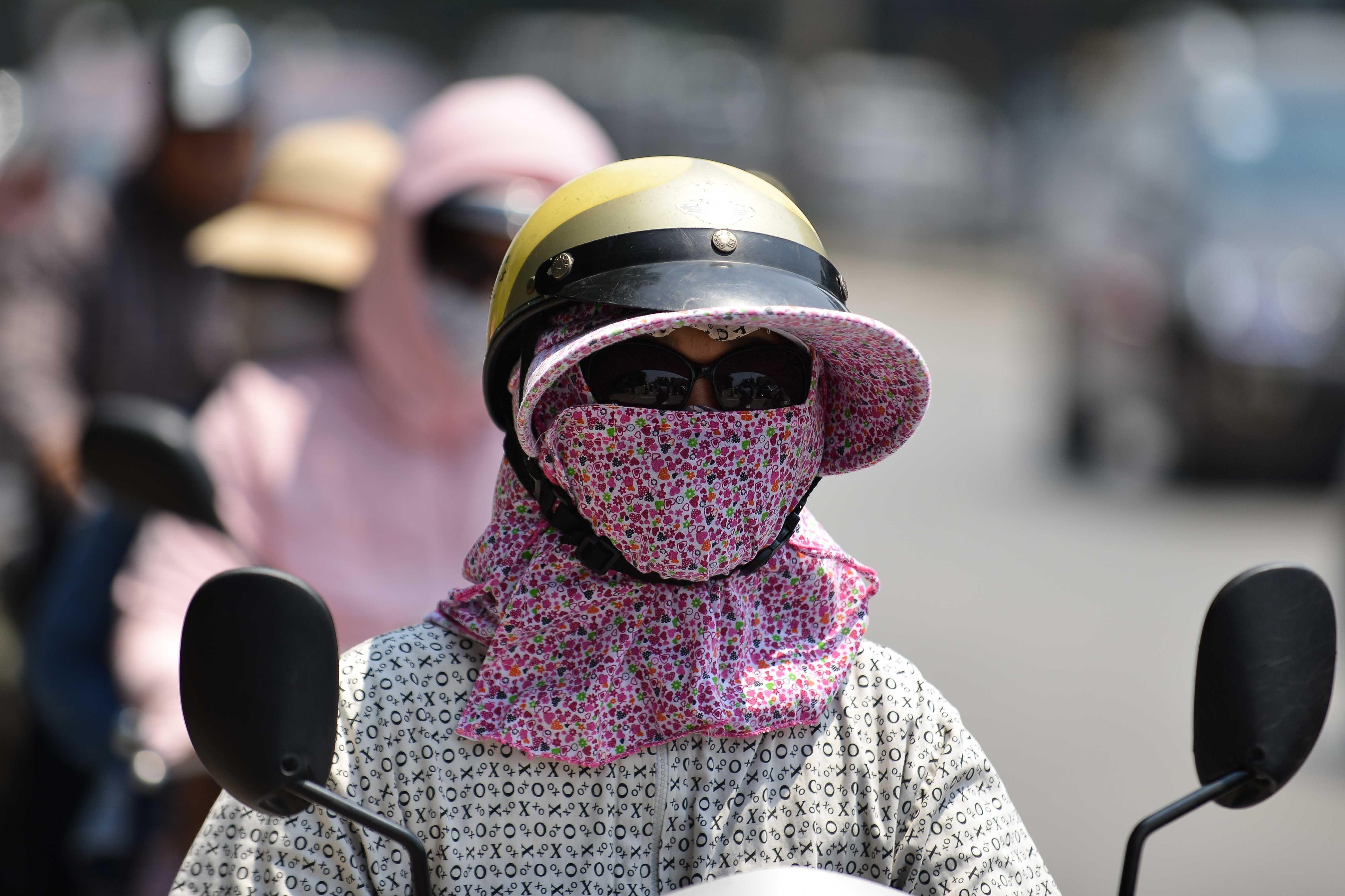 Nang nong gay gat quay tro lai Bac Bo, keo dai den het tuan hinh anh