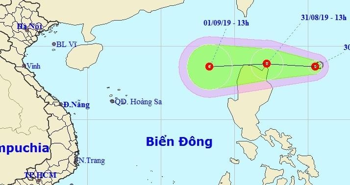 Bao so 4 vua qua, ap thap nhiet doi moi sap vao Bien Dong hinh anh