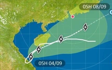 Ap thap nhiet doi di nguoc ra bien, Trung Bo tiep tuc mua lon hinh anh