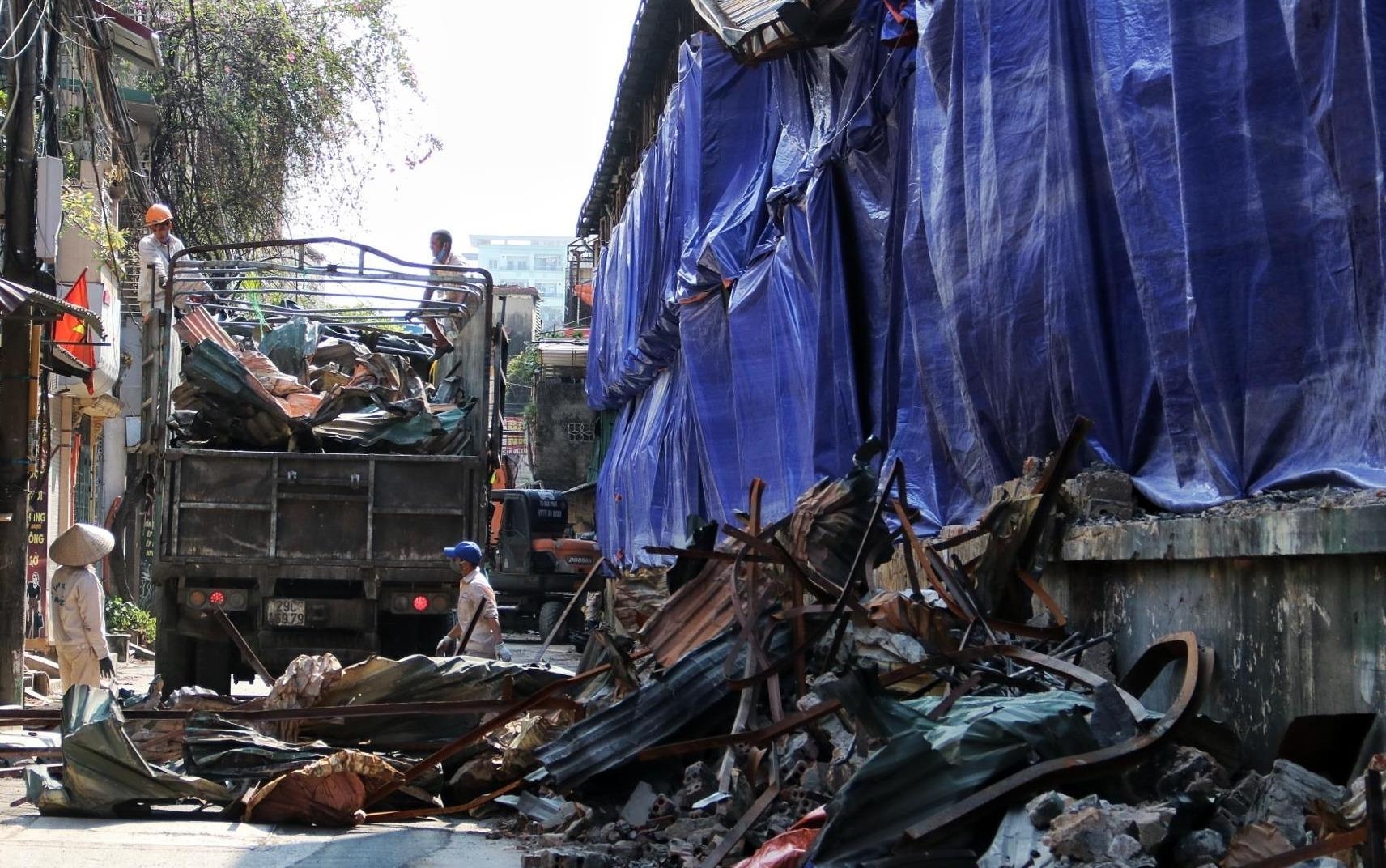 Lo so nhiem doc thuy ngan tu vu chay Rang Dong, dan lam don keu cuu hinh anh