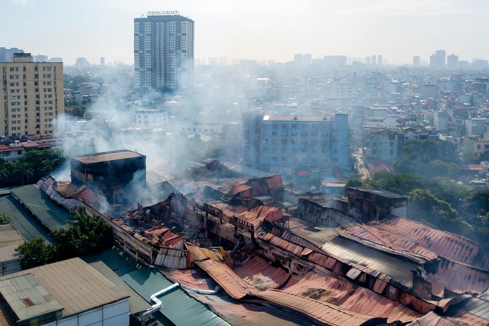 Chu tich Ha Noi yeu cau khan truong di doi nha may Rang Dong hinh anh