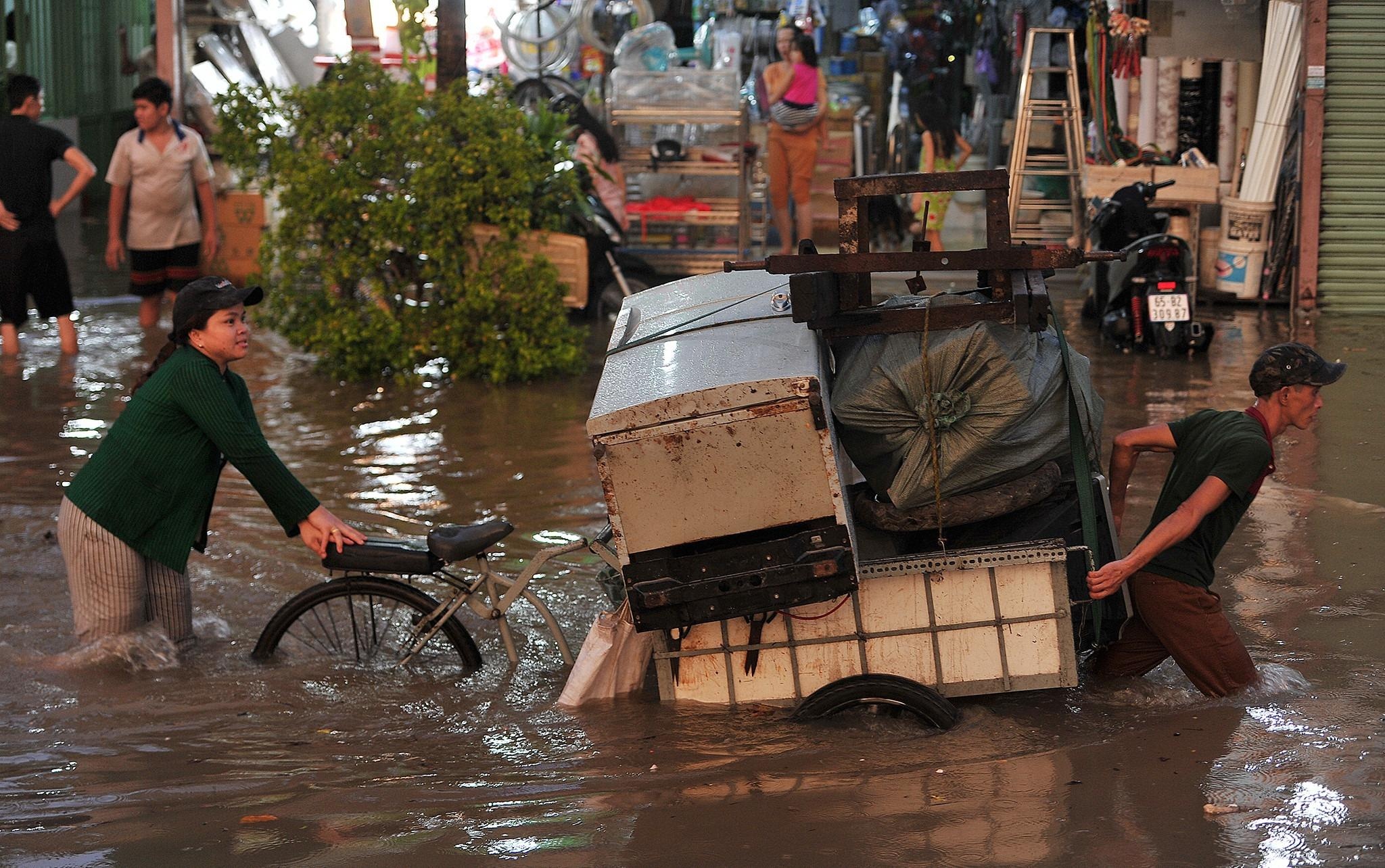 Vi sao mien Tay lien tiep co nhung tran ngap lich su? hinh anh