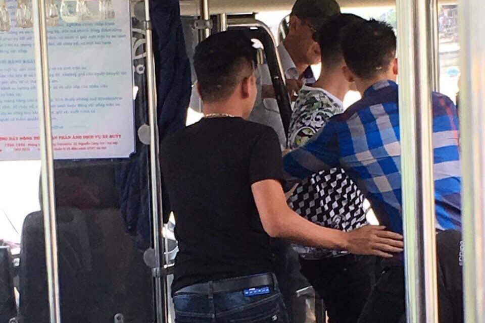 nu phu xe bi hanh hung tren xe bus anh 2