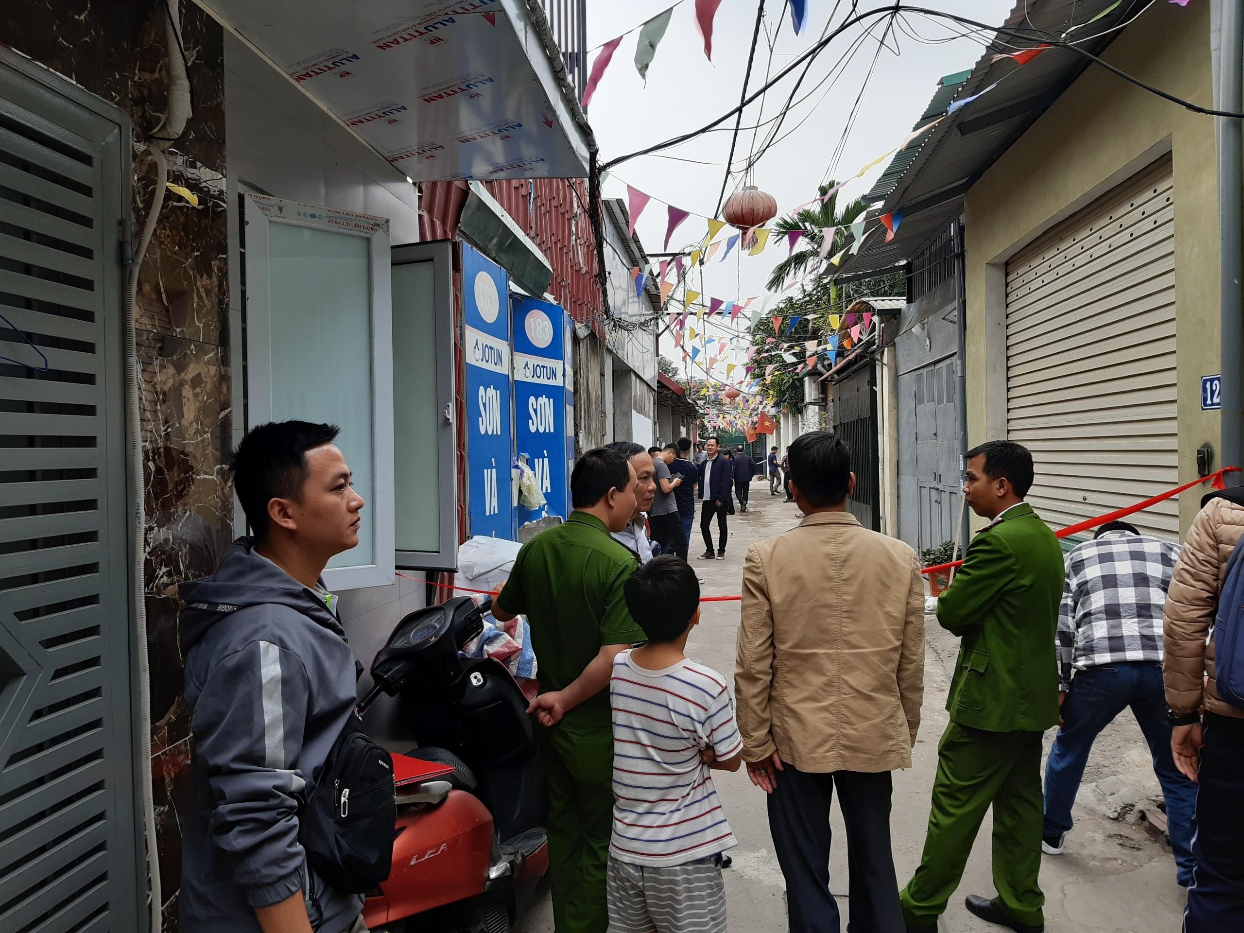 3 ba chau chet trong dam chay: Tieng keu cuu trong can nha khoa trai hinh anh