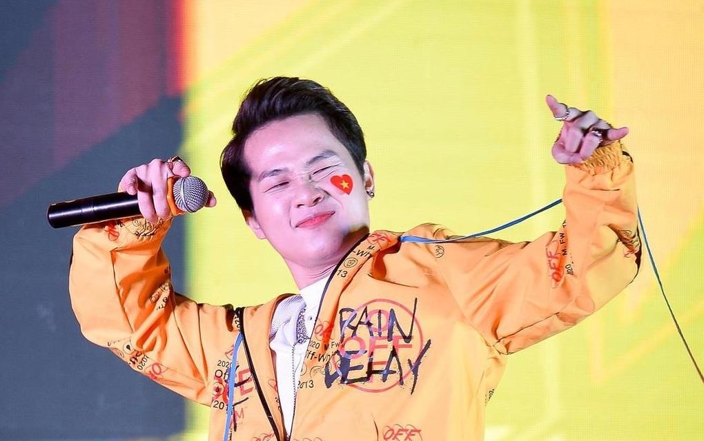 Jack va K-ICM bieu dien co vu cho doi tuyen U22 Viet Nam hinh anh