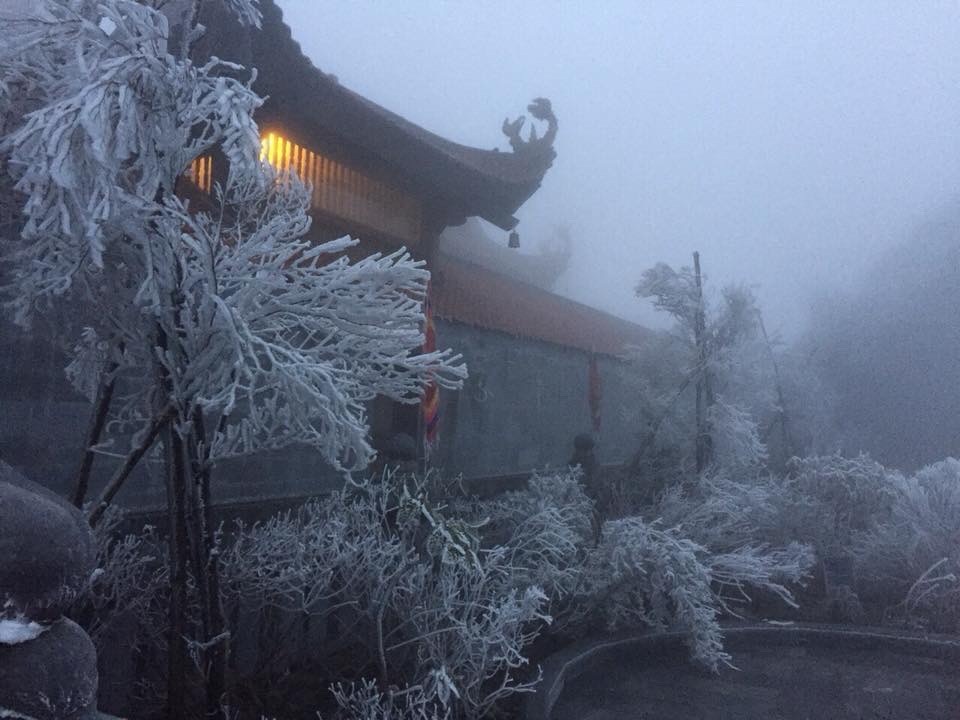 bang gia tren dinh Fansipan anh 3