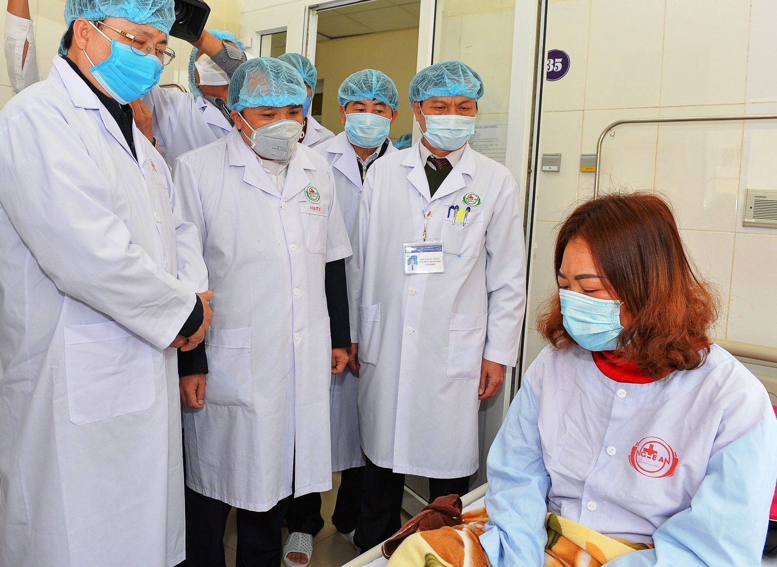 10 benh nhan cach ly o Lao Cai am tinh voi virus corona hinh anh