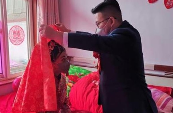 Dam cuoi o Dong Nai khong ra Vinh Phuc don dau de phong dich hinh anh