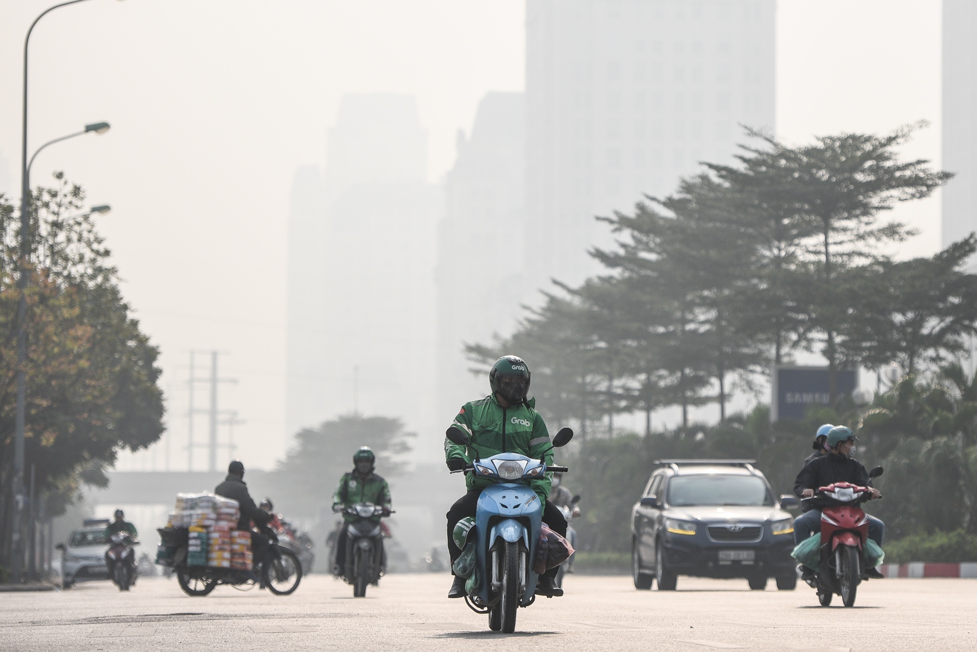 Chi so bui min o Ha Noi vuot 3 lan muc cho phep hinh anh