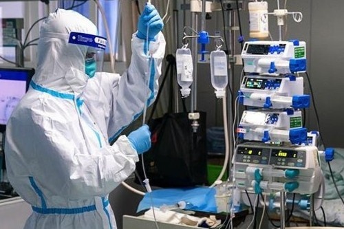 Bi cong an trieu tap vi tung tin that thiet ve dich Covid-19 hinh anh