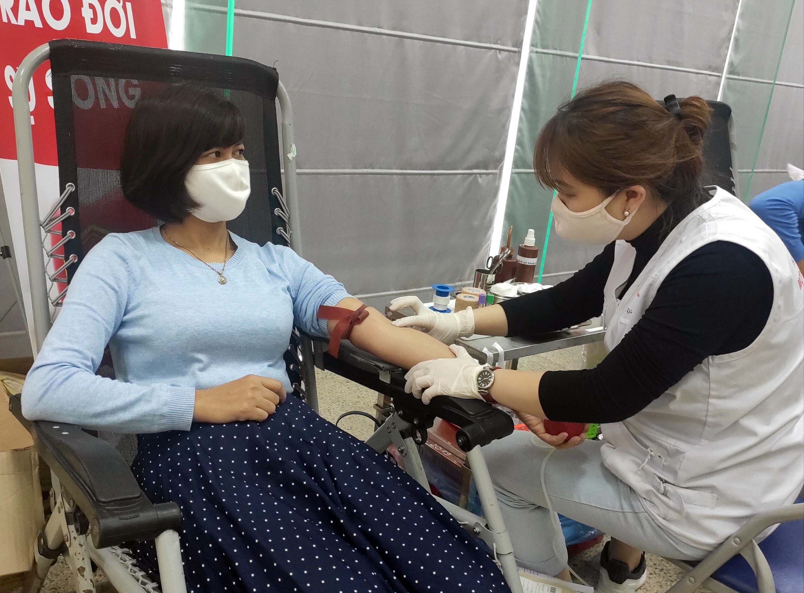 Hon 60 can bo Tong cuc Khi tuong Thuy van tham gia hien mau hinh anh