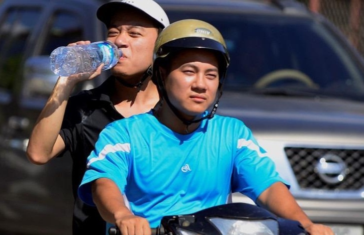 Mien Bac co noi 41 do C, canh bao mua he khac nghiet hinh anh