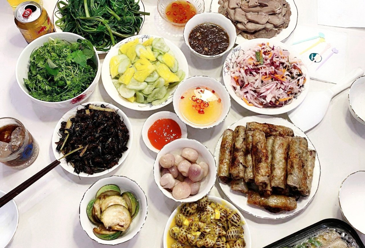 bua com trong mua dich anh 4