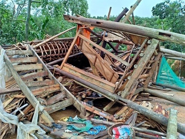 2 nguoi chet do mua lu hinh anh