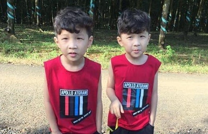 Tim thay 2 be sinh doi mat tich trong ngoi nha hoang hinh anh