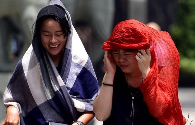 Nang nong 39 do C o mien Bac hinh anh