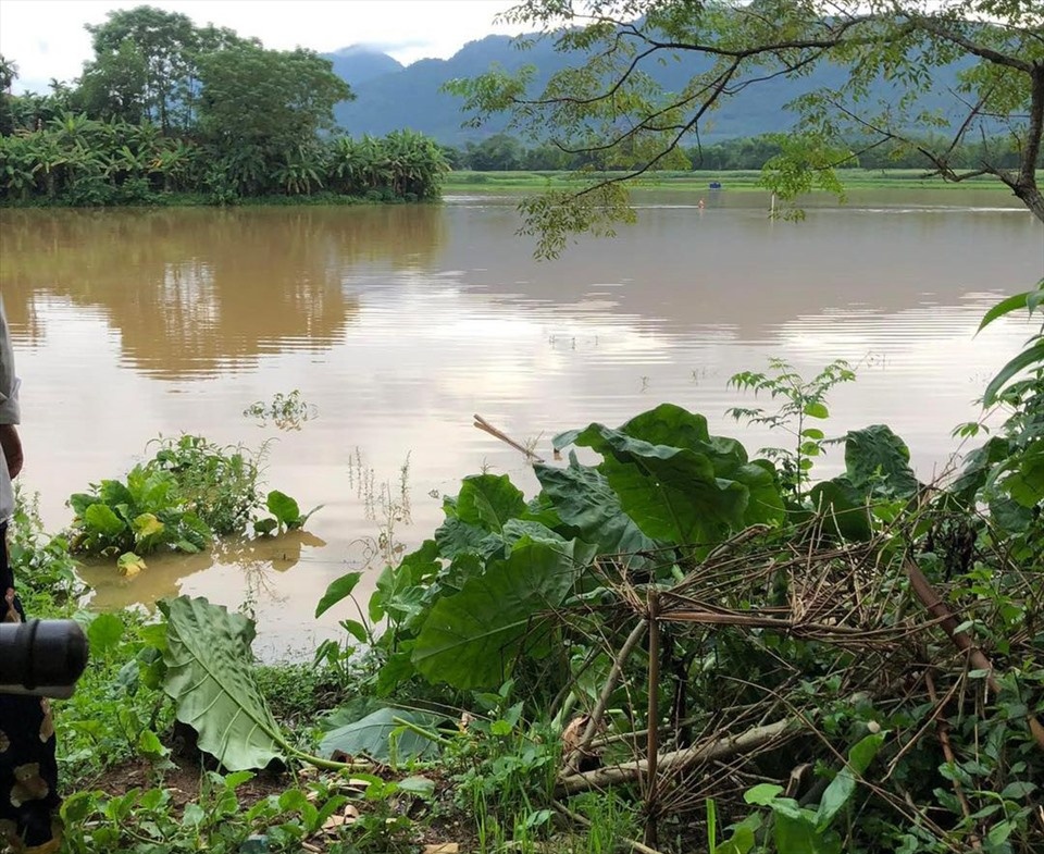 Be trai 10 tuoi o Hoa Binh duoi nuoc thuong tam anh 1