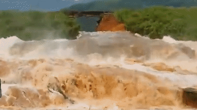 Vo dap chua nuoc o Phu Tho hinh anh