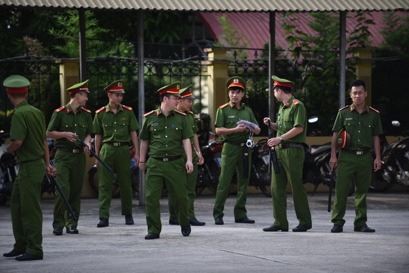 Xet xu vu xe container tong Innova anh 3