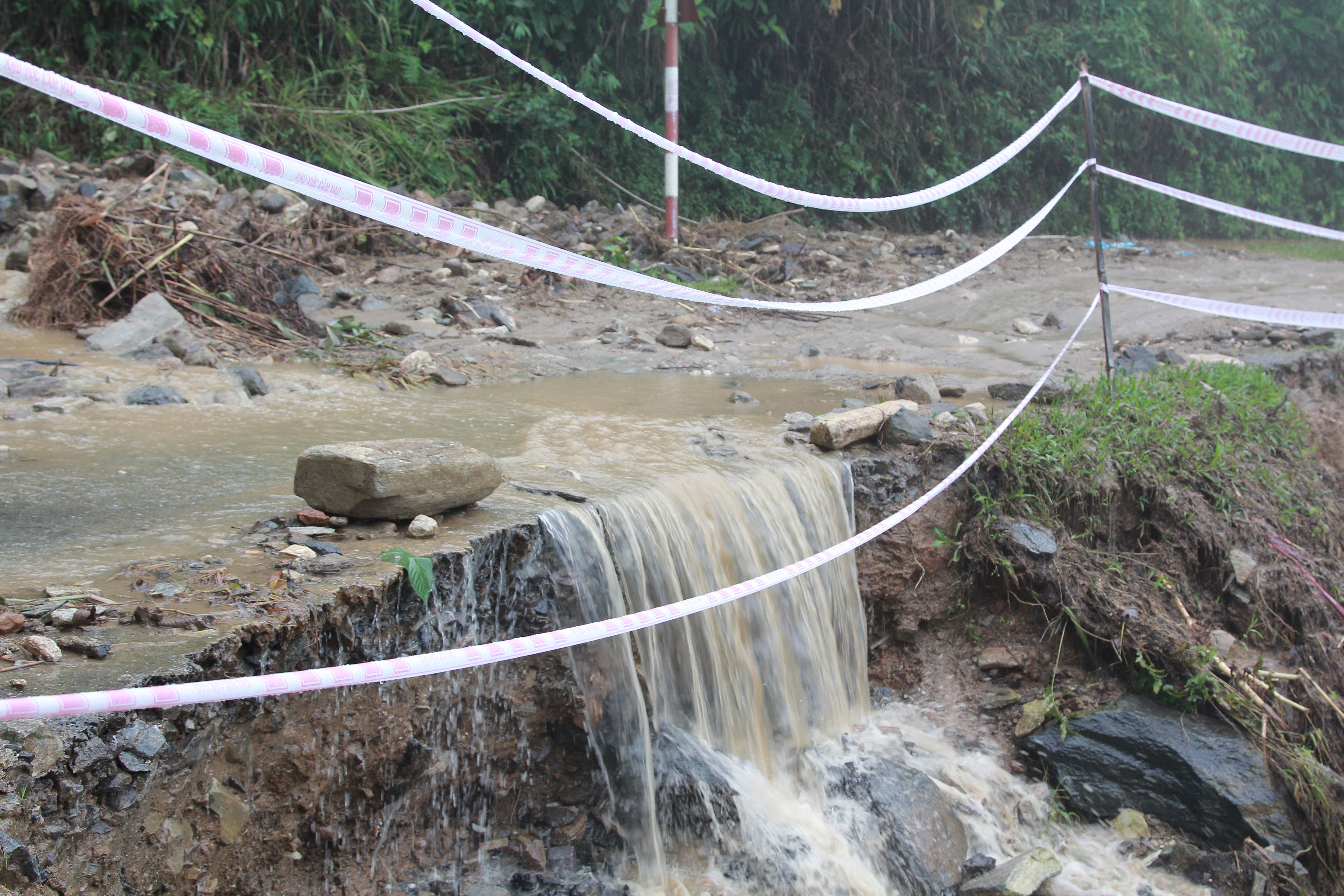 mua lon 3 ngay o mien Bac anh 1