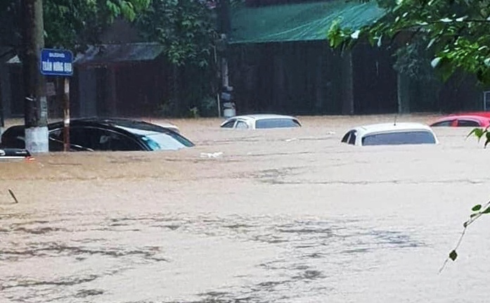 Ha Giang don tran mua lon chua tung co suot 59 nam qua hinh anh